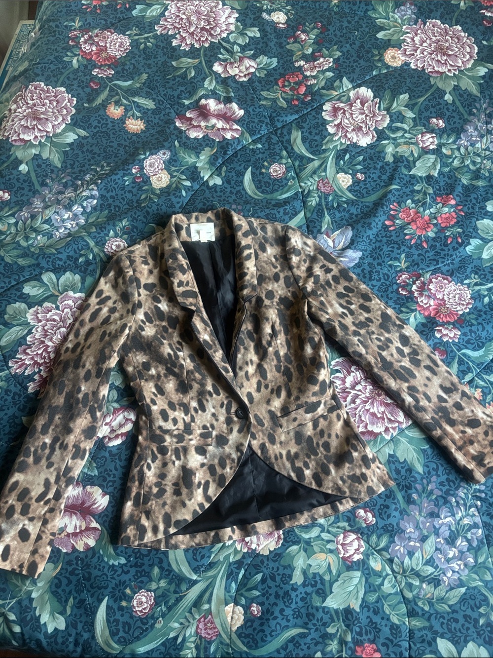 Silence + Noise from Urban Outfitters Leopard Print Blazer in Brown and Black